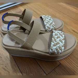 Rothy's Size 5 Tan Platform Sandals